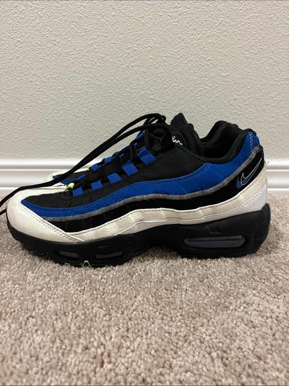 Nike Men’s Air Max 95 Sneakers in Black, Blue & White